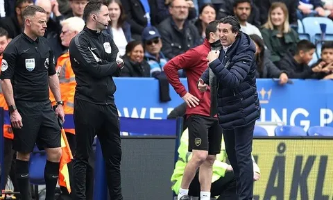 Emery nổi cơn thịnh nộ sau khi học trò đá văng Arsenal khỏi top 4