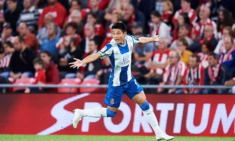 Sút cháy lưới Barca, Maradona Trung Quốc lập kỷ lục vô tiền khoáng hậu