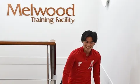 Vừa đến Liverpool, tân binh gặp ngay thương binh, Mane và Salah làm 2 điều
