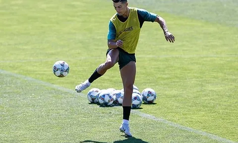 Trở lại Bồ Đào Nha, Ronaldo tiếp tục cho thấy phong thái chuyên nghiệp
