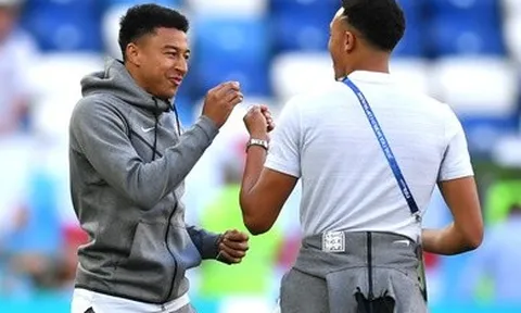 NHM bóng đá: Cậu ta có biết khiêu vũ như Lingard không?