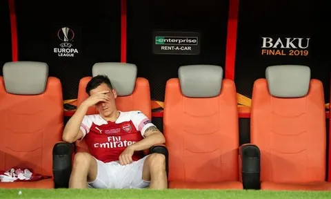 Fan Arsenal: "Tống khứ cậu ta, người nên tự xấu hổ về bản thân"