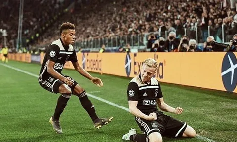 Fan Arsenal 'tưởng tượng': "Overmars cầm điện thoại lên, và 2 cậu ấy là của chúng tôi"