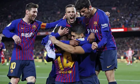 Fan Barca: Man Utd đang khóc!
