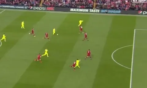 Fan Liverpool sôi máu vì pha "đá nguội" của Suarez với Robertson