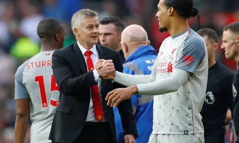 Fan Liverpool phát hoảng khi biết Van Dijk đang ở trong biệt thự của Solskjær