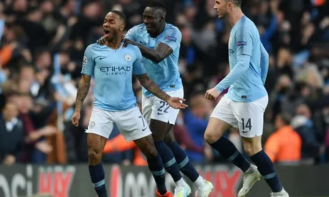 Fan Man City nổi khùng: "Cậu ta thảm hại, tồi tệ và tặng Tottenham 2 bàn"