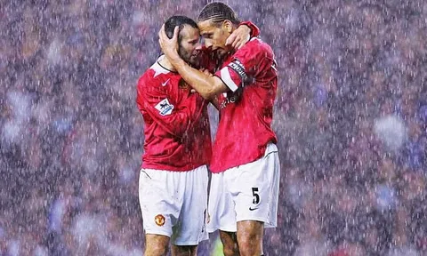 Rio Ferdinand: "Tôi từng bối rối, không dám nhìn Giggs"