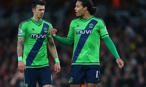 Fonte nói về Van Dijk: "Giờ là lúc để một hậu vệ giành được QBV"