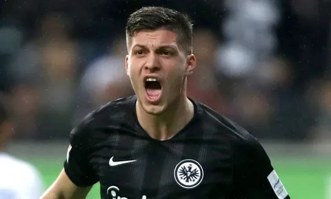 Frankfurt khiến tất cả phải "việt vị" trong chuyện tương lai của Jovic