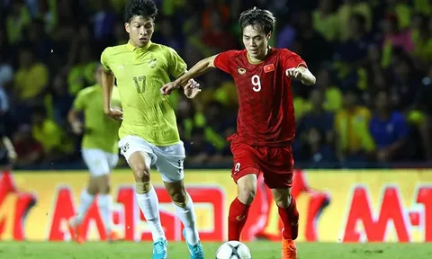 Trở về sau King's Cup, Văn Toàn nhận "món quà" từ V-League