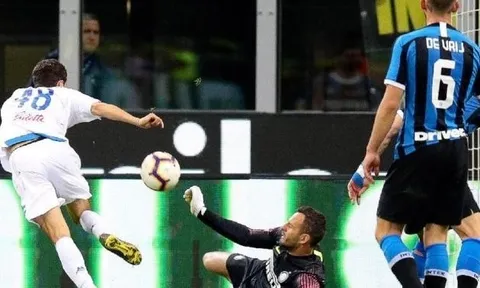 Gánh Inter Milan còng lưng, "Thánh Handa" được đề nghị gia hạn hợp đồng