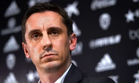 Nhìn Liverpool, Neville nhớ về những ngày rực rỡ của Man United