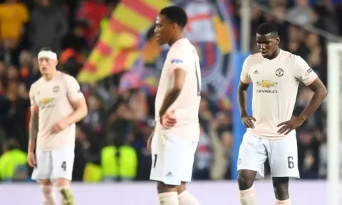 Gary Neville điên tiết: "Cậu ta chỉ chơi vì bản thân mình"