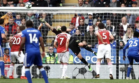 Gary Neville dự đoán top 4 mùa này: Cửa tử gọi tên Arsenal và Manchester United