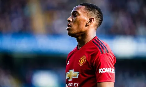 Gary Neville: "Tôi không thấy Martial làm điều đó đủ"