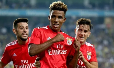 Đánh bại MU và Chelsea, ứng viên xuống hạng thâu tóm Fernandes