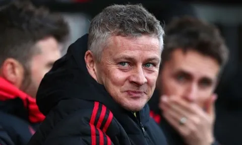 Solskjaer tổ chức họp kín, đề xuất mua 4 ngôi sao lên Ed Woodward
