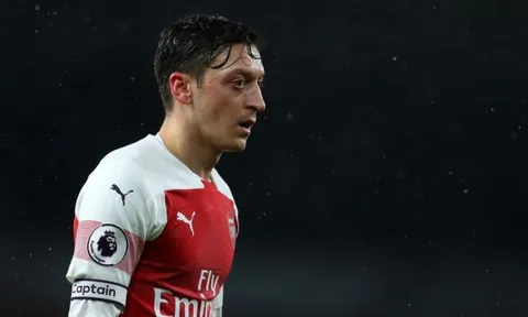 Emery tiên đoán như thần về Ozil ở trận gặp BATE