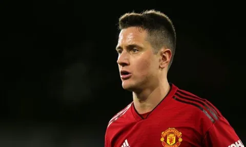 Gary Neville bóng gió khuyên Man Utd bán đi 4 ngôi sao
