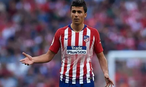 Man Utd sẵn sàng "xé nát" hợp đồng 60 triệu bảng, hạ gục Man City, Bayern và PSG