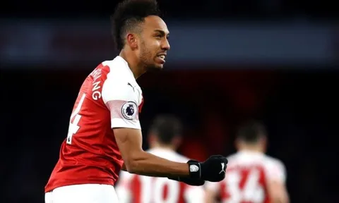 Tiết lộ: Aubameyang đã mất 1 thứ ở trận gặp Man Utd