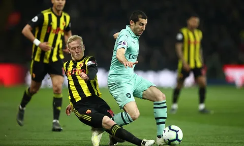 Fan Arsenal: "Chúng tôi cũng chỉ chơi với 10 người"