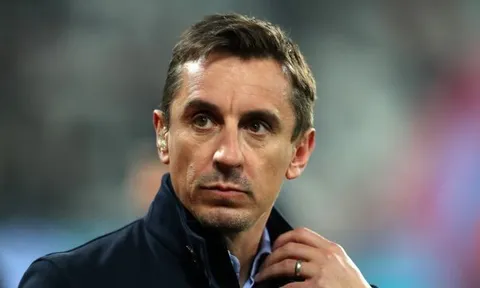 Neville kể tên 5 cầu thủ Man Utd cần mua