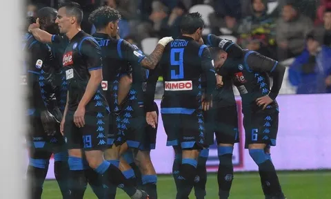 Ghi bàn phút 88, Napoli nhọc nhằn vượt ải Paolo Mazza