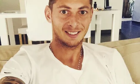Gia đình và bạn bè nói lời tạm biệt với Emiliano Sala