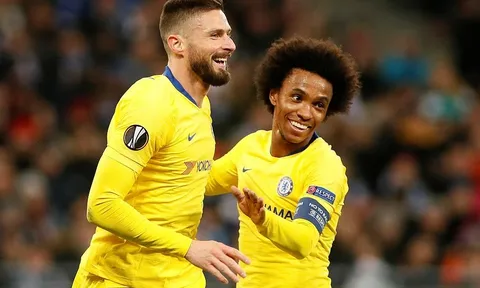 Giroud đáp trả 'cực gắt' từ tiếng gọi của Ronaldo, Messi