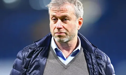 Giữa tâm bão, Sarri tiết lộ sự thật tình hình của Abramovich