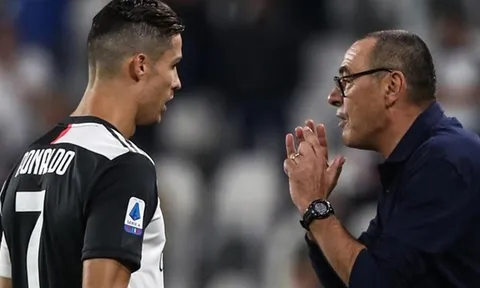 Góc Juventus: Phải chăng Sarri đang “sợ” Ronaldo?
