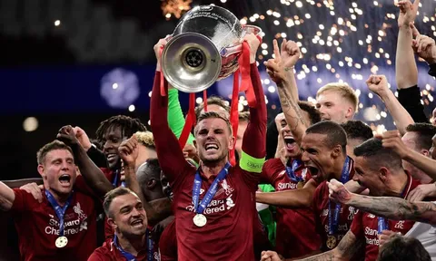 Góc Liverpool: Hết thời bị săn