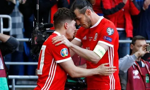 Gửi Daniel James: "Tránh xa Pogba, học theo Ronaldo"