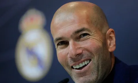 CHÍNH THỨC: Zidane trở lại Real Madrid, nhận hợp đồng chưa từng có!