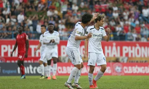 HLV Dương Minh Ninh khen trò dù HAGL nhận "hat-trick thua"
