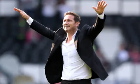 Hai bàn thắng phút bù giờ, sao trẻ Liverpool mang ánh sáng đến cho Lampard