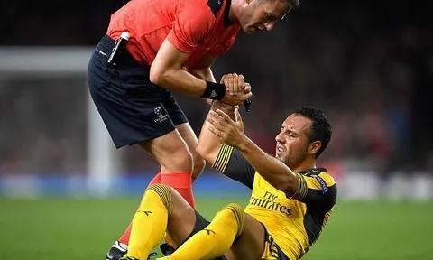 Hành trình trở lại ĐTQG của Santi Cazorla từ bàn chân suýt bị cắt bỏ