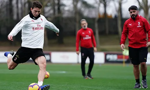 HLV AC Milan bất ngờ lên tiếng về “món hàng hớ” từ Juventus