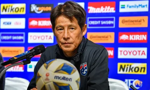 HLV Akira Nishino lại “đá xoáy” thầy trò “phù thủy” Park Hang-seo