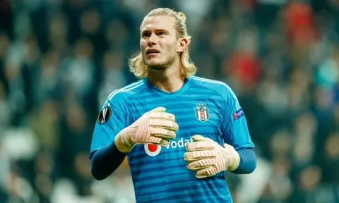 Karius lại mắc sai lầm, bị HLV mắng đích danh