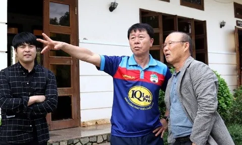 Điểm tin bóng đá Việt Nam sáng 27/4: Cầu thủ nữ Việt lần đầu xuất ngoại, ông Chung bật mí về HLV Park Hang-seo