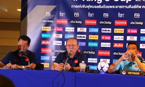 HLV Park Hang-seo thích ăn bún chả; "troll" Công Phượng