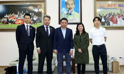 HLV Toshiya Miura bất ngờ làm việc với VFF