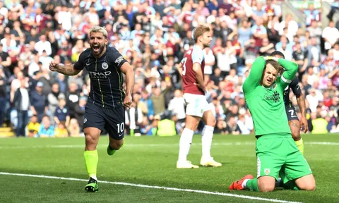 Hóa người hùng, Aguero không phải là cầu thủ xuất sắc nhất trận