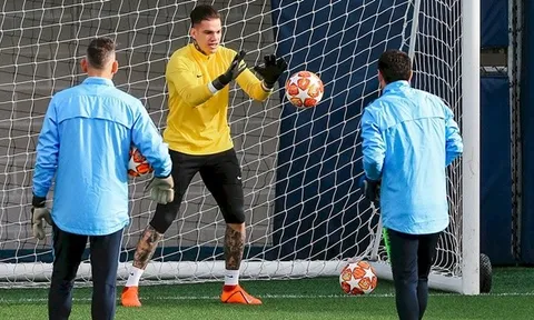 Dàn sao Man City hả hê, Pep căng thẳng trước giờ đại chiến Champions League
