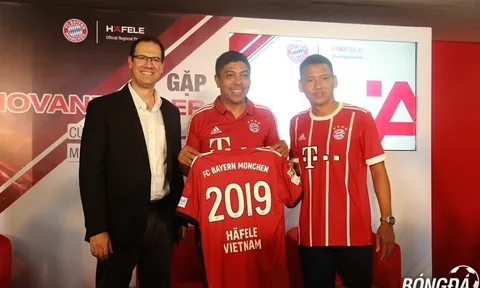 Huyền thoại Bayern đọ dáng cùng tiền đạo Anh Đức
