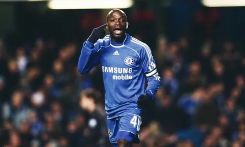 Huyền thoại Chelsea chỉ trích việc chọn tiền đạo của Sarri