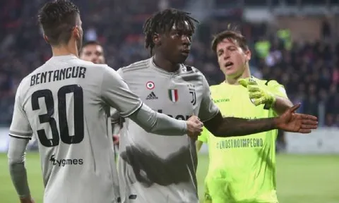 Phá banh lưới, 'kẻ đóng thế Ronaldo' ăn mừng khiến đối thủ phải can ngăn